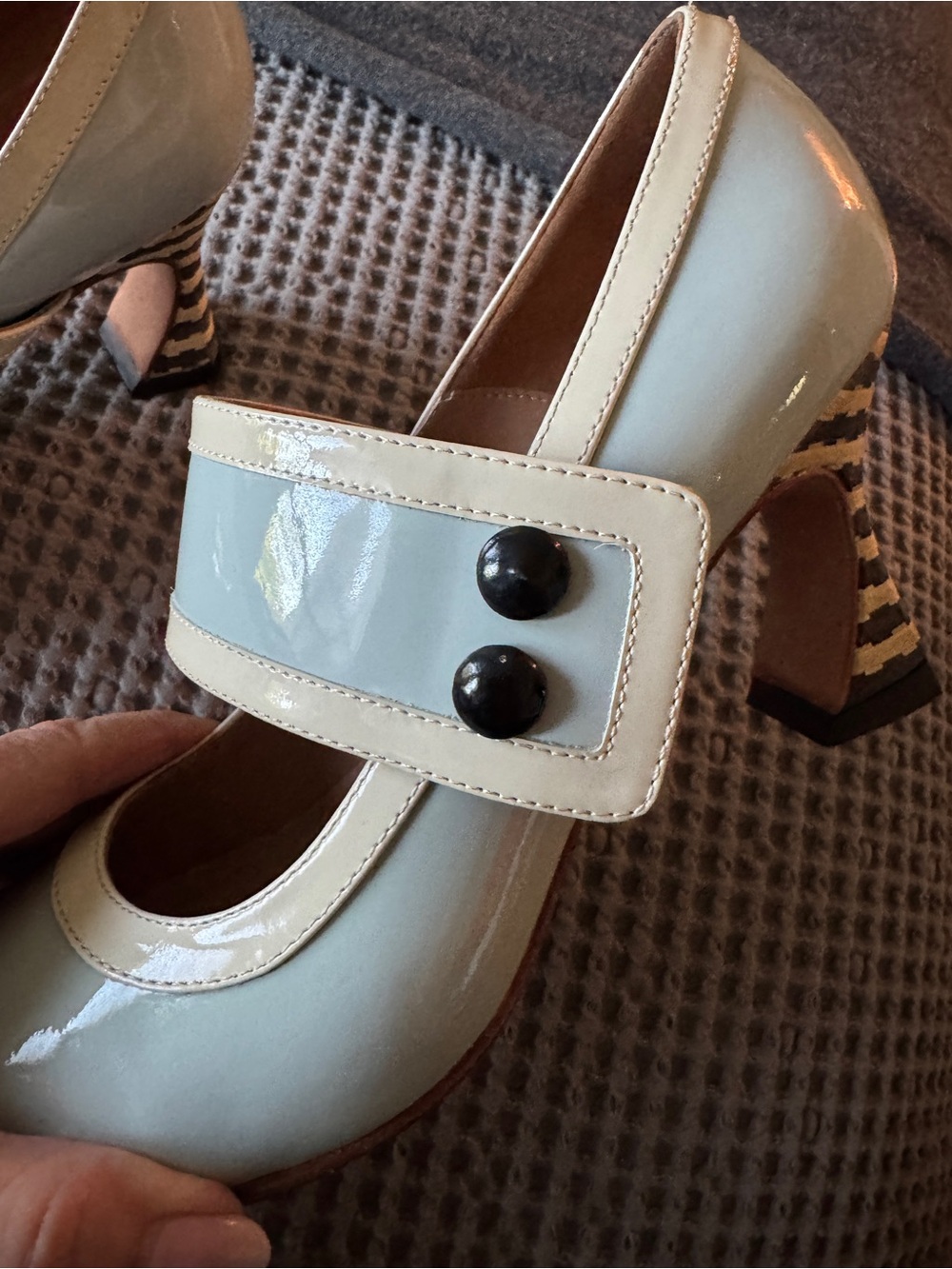 VINTAGE 1960’s John Fluevog Pale Blue Patent Mary Jane Pumps with Striped Heel - Picture 5 of 11